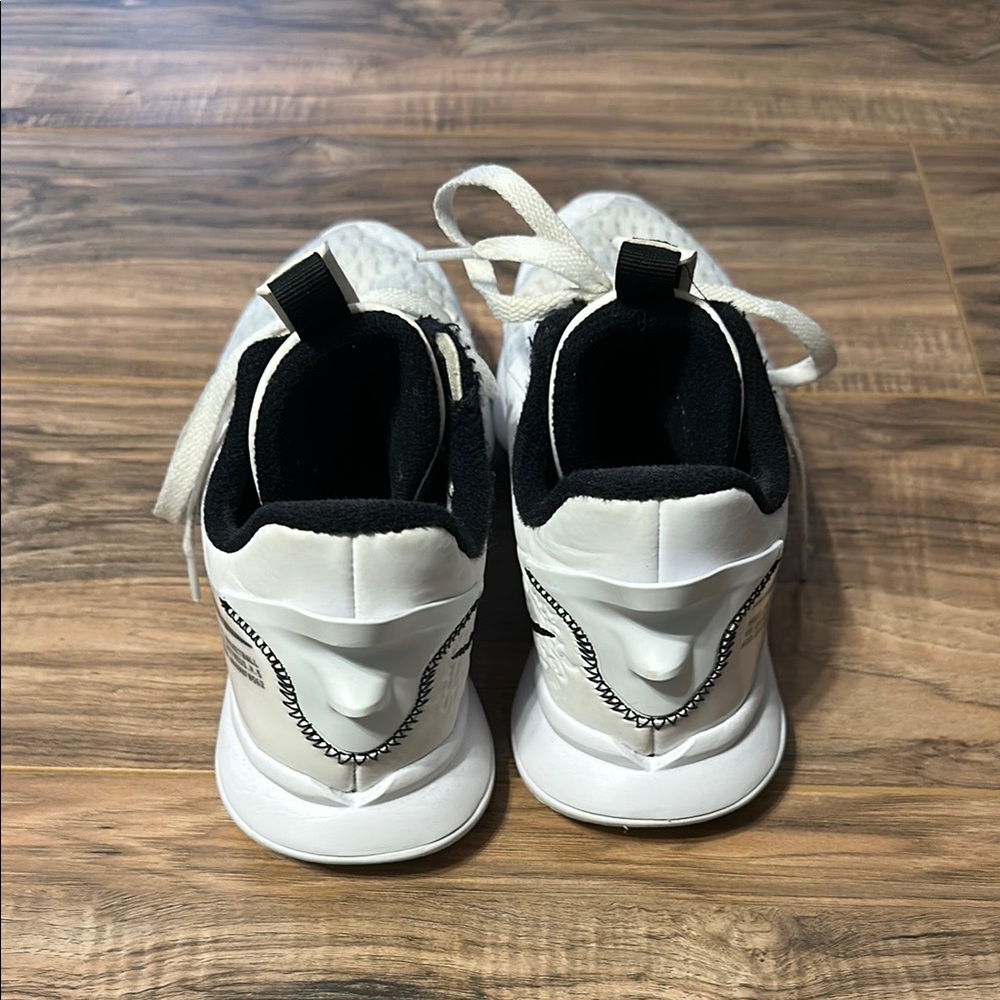 LeBron Witness 5 - Picture 3 of 3